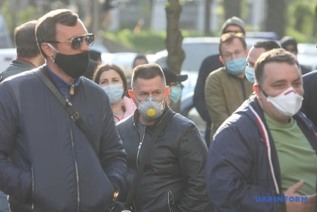 Rallies outside Cabinet: Businessmen demand quarantine easing, equal rules 04
