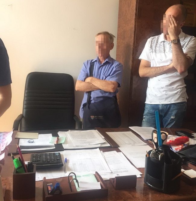 При получении отката в Киеве задержан директор госпредприятия, - СБУ 01