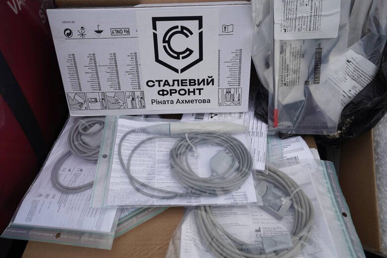 "Азов" отримав техніку для польового госпіталю від "Сталевого фронту"