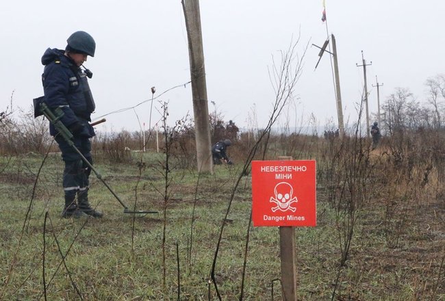 Mine clearance starts in Bohdanivka and Petrivske in Donetsk region 02