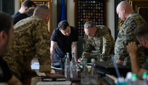 Поставки Украине ракет для ПВО сократились втрое, хотя у партнеров ракеты есть, - Зеленский