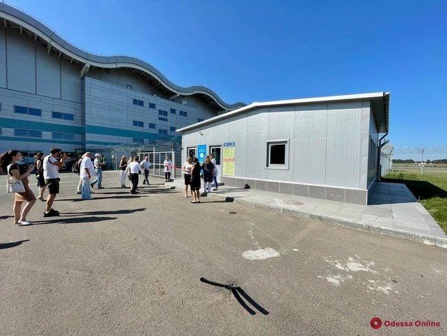 Пункт вакцинації відкрили в аеропорту Одеси 12