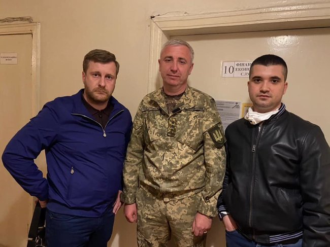 Правоохоронці влаштували провокацію хабаря начальнику військового госпіталю Перестюку, ми будемо його захищати, - адвокат Гришин 01