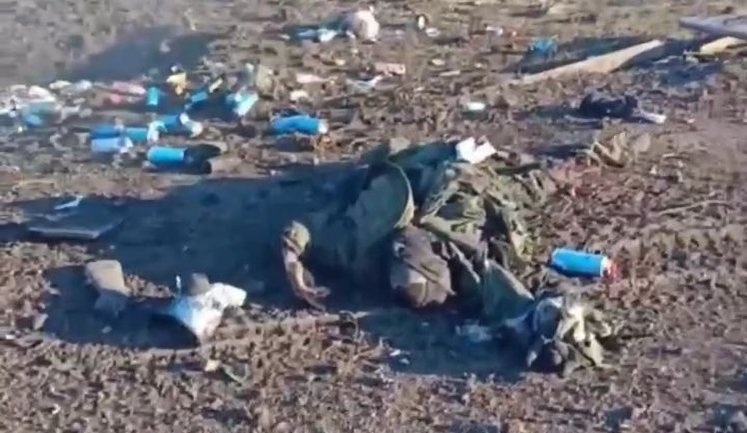 "Четыре прилёта, еб#ть": рашист плачеться та фільмує мертвих поплічників після ударів Сил оборони. ВIДЕО