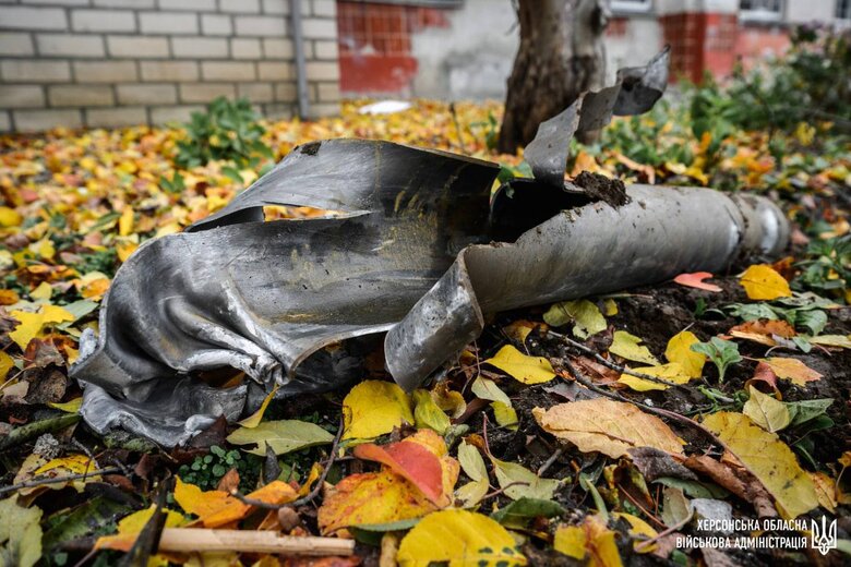 Россияне утром обстреляли Херсон, 70-летняя женщина погибла в собственной квартире, ранен мужчина, - ОВА 01 Россияне утром обстреляли Херсон, 70-летняя женщина погибла в собственной квартире, ранен мужчина, - ОВА 01