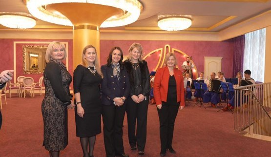 дипломаты послы