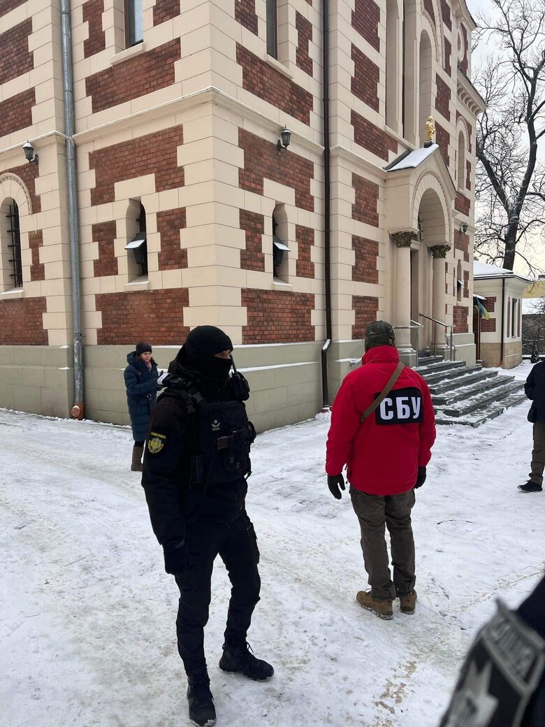 SSU conducts search in cathedral of UOC MP in Lviv 02