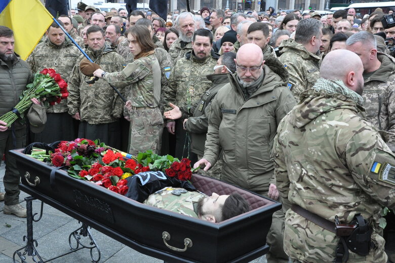 З Героєм України Дмитром Коцюбайлом (Да Вінчі) попрощалися в Києві 37