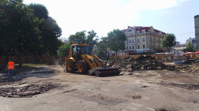 На Контрактовой площади в центре Киева началась масштабная реконструкция 11