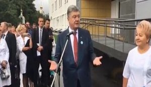 Порошенко - лікарям: "Хто краще працює, той і краще заробляє". ВIДЕО