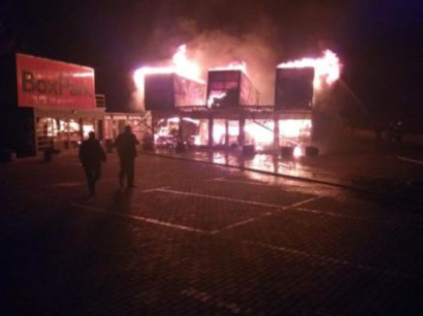 Как сжигают автомобили полицейским и политикам и почему поджигатели не боятся видеокамер 03