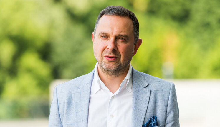 Huttsait submitted his resignation from post of Minister of Youth and Sports