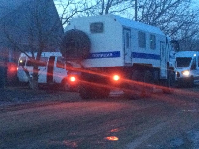 Оккупанты после обысков задержали троих крымских татар 03