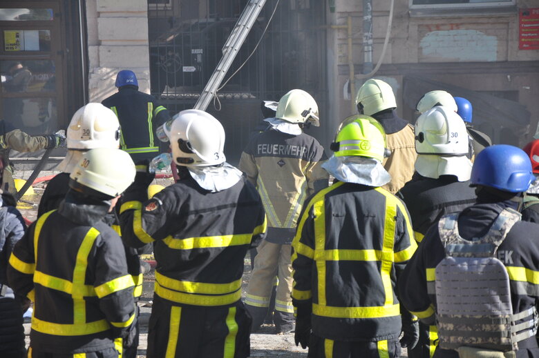 At site of kamikaze drone attack in Kyiv, rubble is being cleared 35