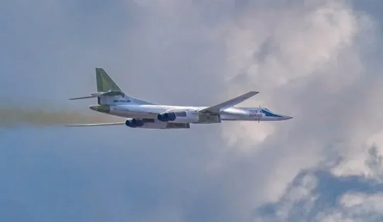 Россия подняла в воздух стратегические бомбардировщики Ту-160: угроза запуска крылатых ракет