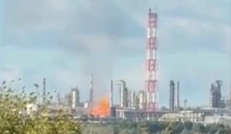 Ново-Уфимский НПЗ загорелся в российском Башкортостане после атаки беспилотников. ВИДЕО