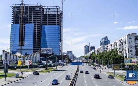 Один з найвідоміших довгобудів Києва продали за 560 мільйонів. Покупцем стала людина з оточення Злочевського