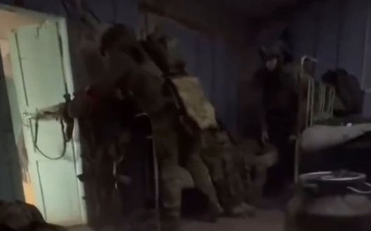 Кадирівці зафільмували наліт українських FPV-дронів на власне укриття. ВIДЕО