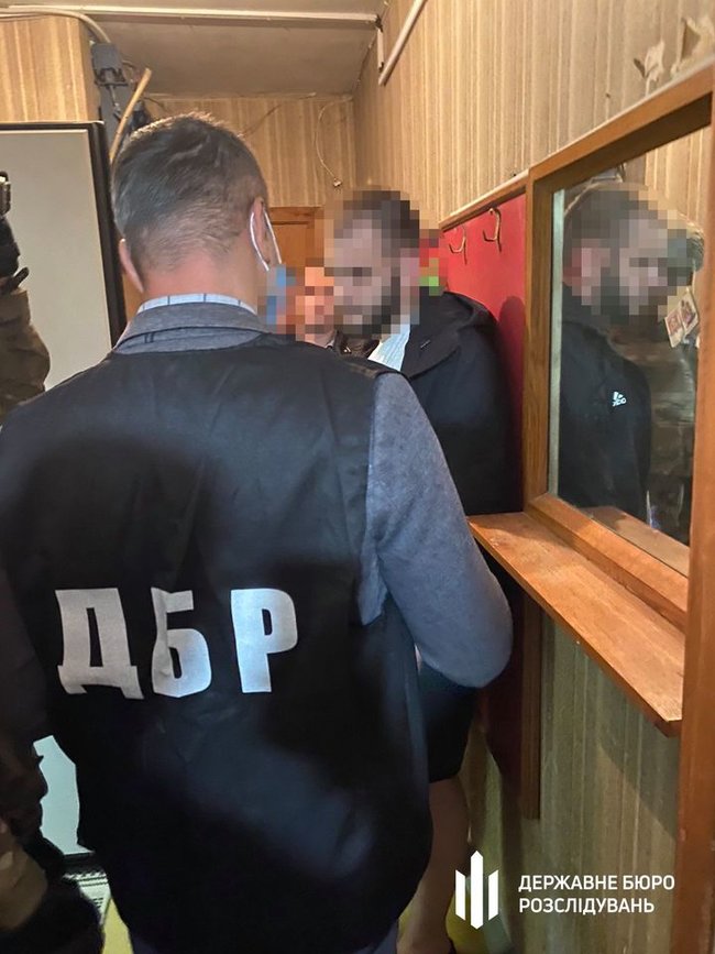 ГБР в Харькове вручило подозрение полицейскому, вымогавшему 51 тыс. за возврат водительских прав 07