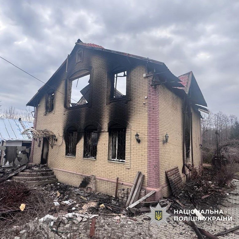 Поліція фіксує наслідки масованих атак РФ на Донеччині.