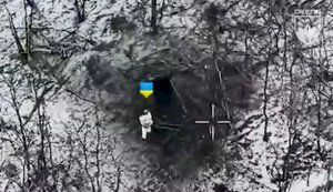 Українські штурмовики разом із пілотами 425-го ОШП "Скеля" завалили бліндаж із окупантами всередині. ВIДЕО