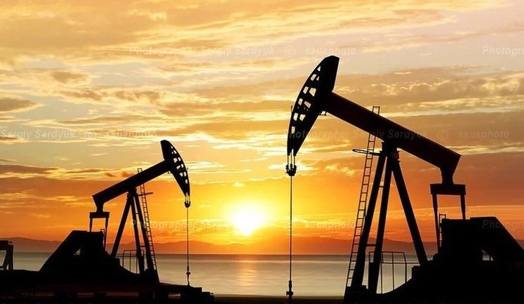 Brent зростає, американська нафта дешевшає через невизначеність на Близькому Сході