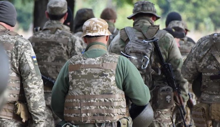Мінфін обіцяє підвищення зарплат військовим на 10% у 2022 році