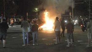Победу над Украиной в Нидерландах отпраздновали с беспорядками и пожаром. ВИДЕО+ФОТО
