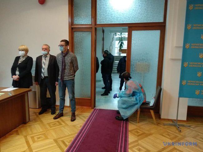 Черниговский облсовет снова не смог собраться на сессию из-за отсутствия кворума 04