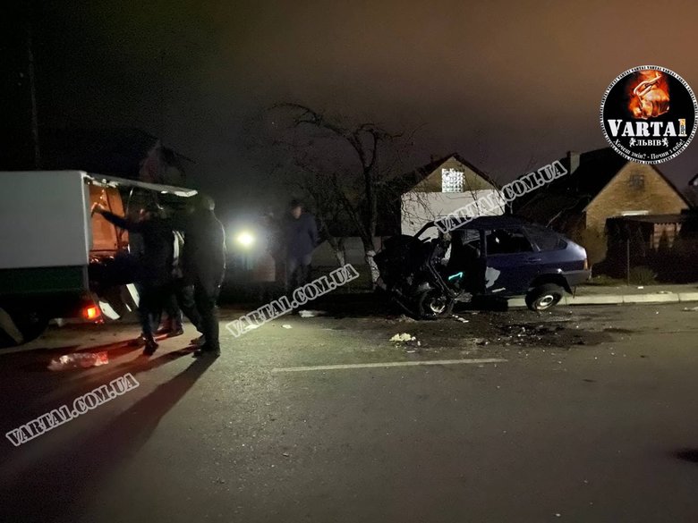 У потрійній ДТП на Львівщині загинуло двоє людей 10
