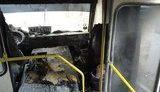 На ходу загорелась маршрутка с пассажирами: внутри все выгорело дотла. ФОТОрепортаж