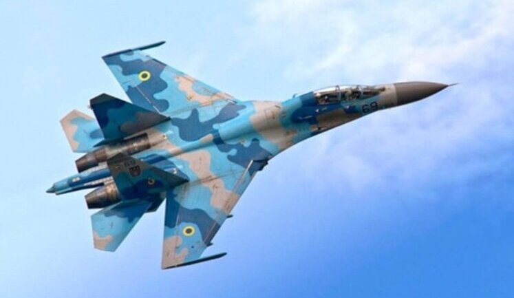 Наш винищувач Су-27 розбився під час відбиття дронової атаки ворога. Пілот катапультувався, загрози життю немає, - Повітряні сили