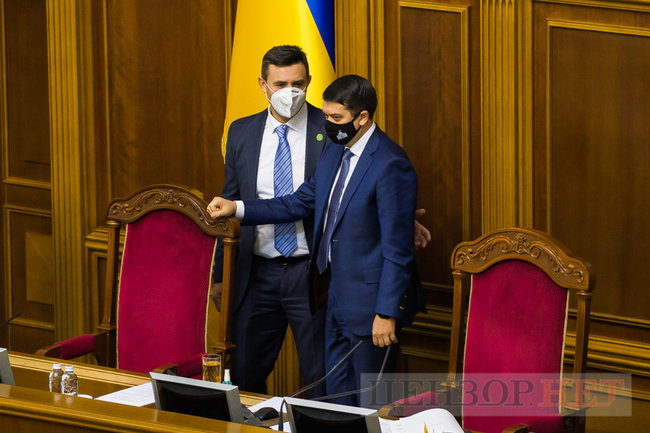 Книга про чекістів для Папієва, Шуфрич обговорює купівлю картини, слуги народу обурюються через протести ФОПів: 100% це охлократія, - день роботи ВР 4 грудня 34