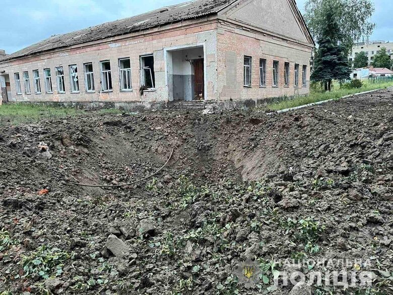 Наслідки ракетного удару ворога по Шевченківському району Харкова 01