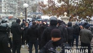 Масова бійка сталася в суді Одеси, 49 осіб затримано, - Нацполіція. ВІДЕО+ФОТО