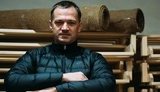 Как бывший строитель производит диваны для хипстеров