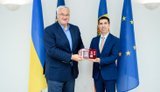 Сибіга у Кишиневі вручив главі МЗС Молдови орден "За заслуги" ІІ ступеня
