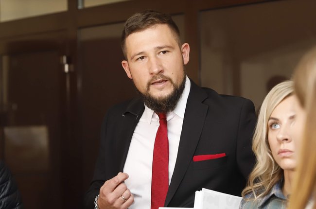 Прокуратура фальсифікувала статус підозрюваного, а основна експертиза може виявитися підробленою, - адвокат про справу підрядника Беккера, фірма якого ремонтувала міст у Дніпрі 01