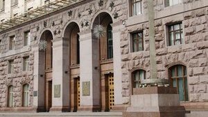 Киев планирует организовать развозку на работу для медиков и правоохранителей