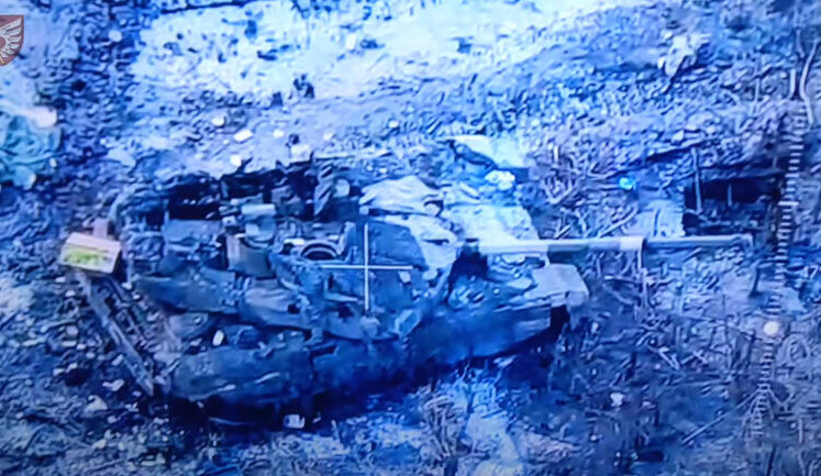 Fighters of 79th SAB with Javelin ATGM destroyed latest Russian T-90 "Proryv" tank. VIDEO