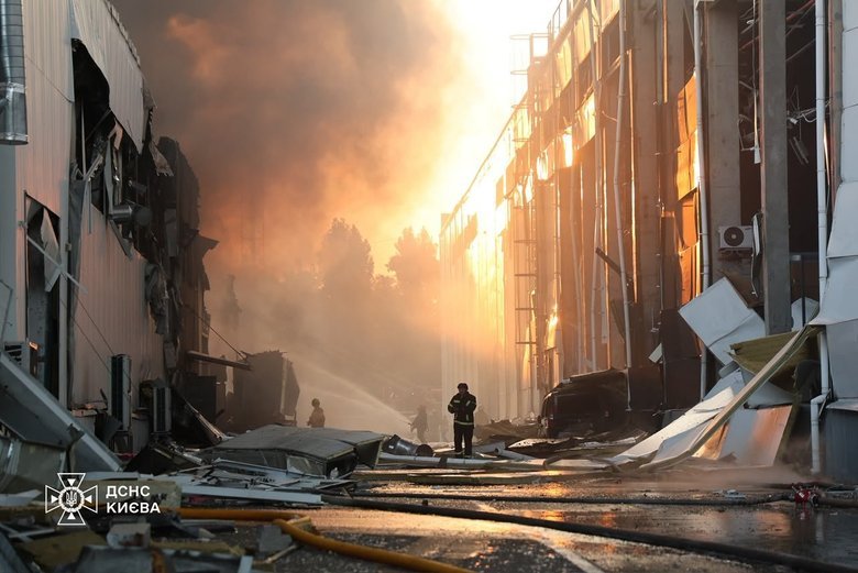 У Києві через російську атаку загинули двоє людей, серед поранених — дитина
