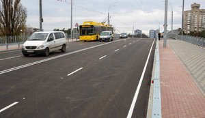 У Києві відкрили рух оновленим шляхопроводом біля метро "Дарниця"