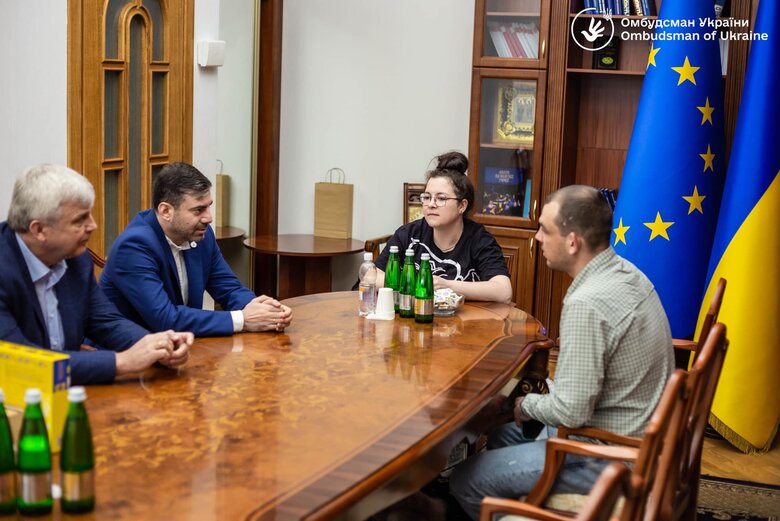До України з території РФ повернуто ще одну дитину, шестирічну доньку українських військових - омбудсмен Лубінець 03