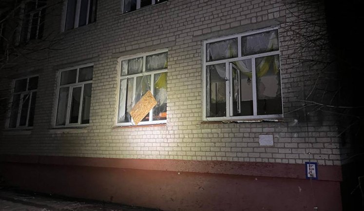 Рашисты обстреляли 2 района Днепропетровщины: повреждены дома и учебное заведение. ФОТОрепортаж