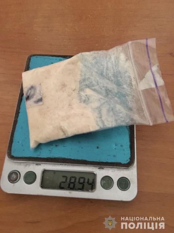 Поліцейські повідомили про підозру трьом правоохоронцям, а також затримали чотирьох чоловіків, причетних до діяльності нікопольського ОЗУ Біле братство 06