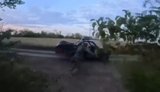 Під час спроби зафільмувати удар українського дрона по техніці рашиста вибуховою хвилею відкинуло на кілька метрів у хащі. ВIДЕО