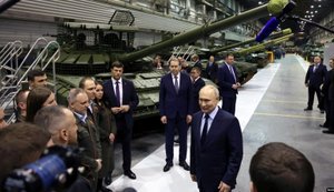 Крупнейший в России производитель танков сокращает штат на 10%, - росСМИ