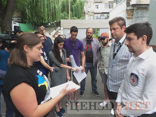 Врятуйте в’язнів Кремля, - активісти пікетували офіс Червоного Хреста з проханням вимагати від РФ доступу до українських політвязнів 14