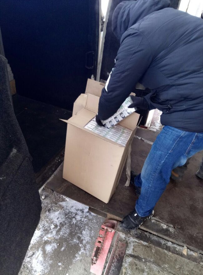СБУ фальсифицирует дело против начальника отделения полиции Дружковки Янголенко, чтобы возобновить контрабанду сигарет с завода Колесникова в Донецке, - Чорновол 03