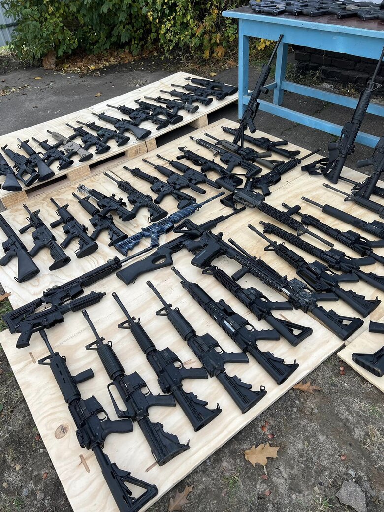 National Police receives 531 confiscated weapons from US 09